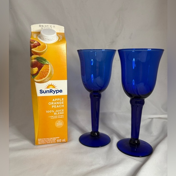 2-cobalt blue wine glasses - Picture 1 of 4